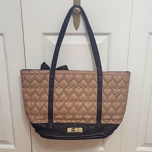 Betsey Johnson Y2K Heart Embossed Tote Bag Black/Tan w/ Bow - Picture 8 of 12